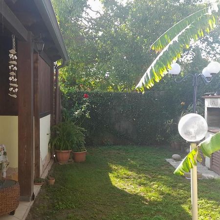 Brezza Di Mare Appartamento In Villa Con Giardino E Spiaggia ,Casa Vacanze Al Mare كوارتو سانتيلينا المظهر الخارجي الصورة
