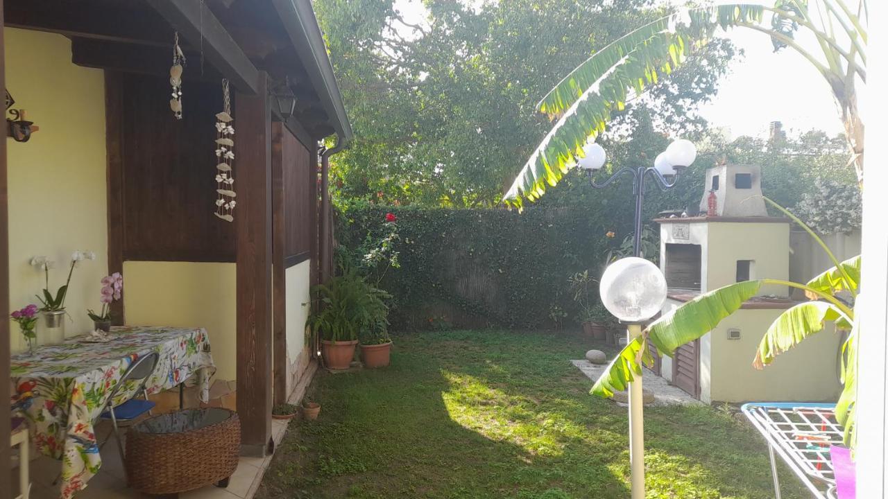 Brezza Di Mare Appartamento In Villa Con Giardino E Spiaggia ,Casa Vacanze Al Mare كوارتو سانتيلينا المظهر الخارجي الصورة